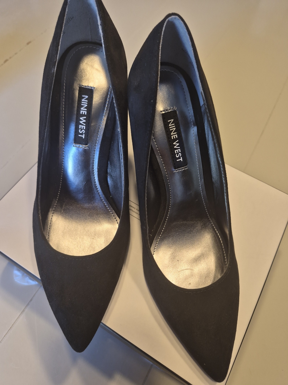 Size 6 1/2 Nine West Black Pointed-Toe Suede Pumps